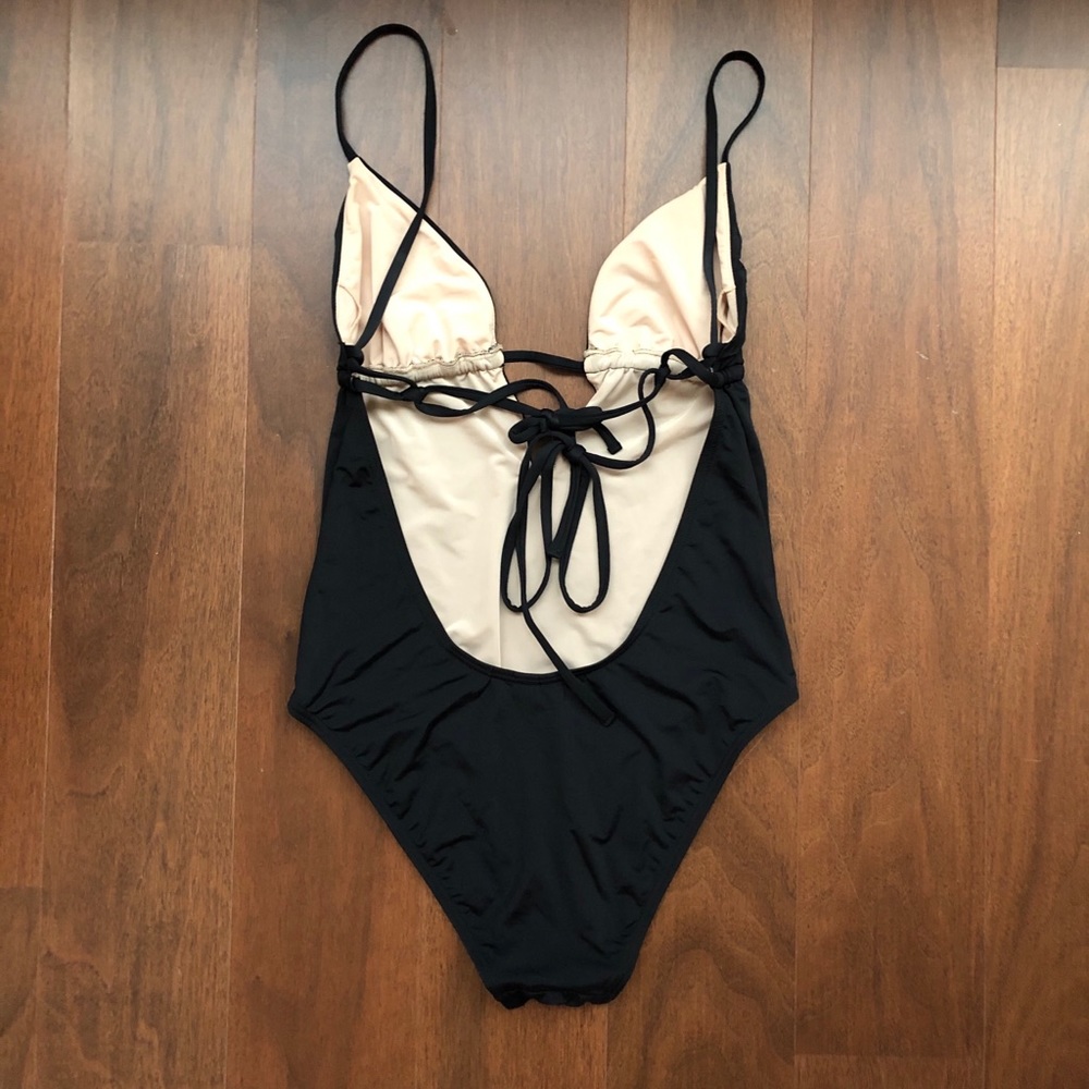 One piece Swimsuit - Picture 11 of 16